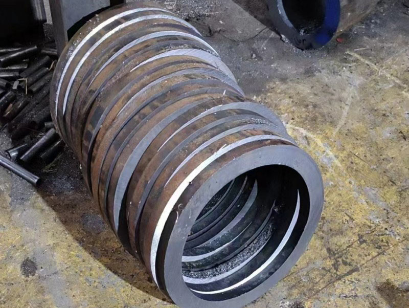 卧龙30CrMo无缝钢管切割